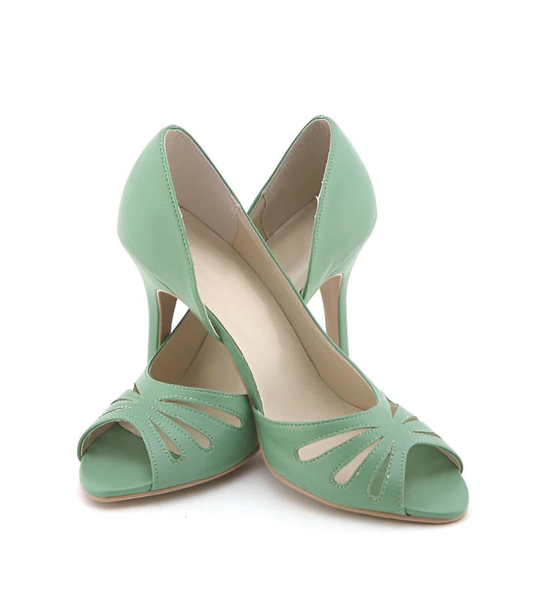 deep green shoes with green dress